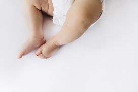 Baby feet on white blanket - baby photos aberdeen - newborn photographer aberdeen - Debbie Dee Photography